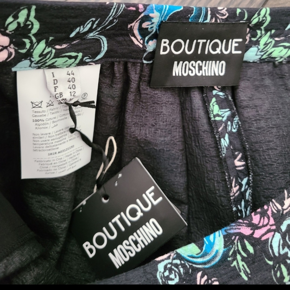 Floral Black Women's Shorts - Picture 2 of 2